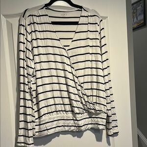 LOFT Women's Black and White Striped Top